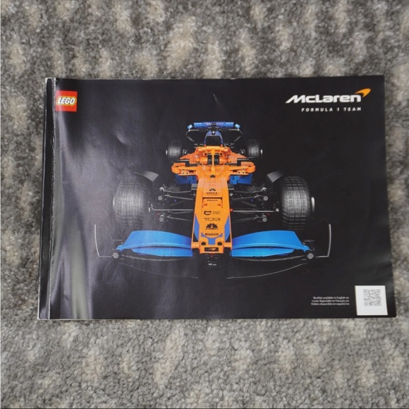 LEGO Technic Race Set 42141 McLaren Formula 1 Team 2022 Race Car W/ Box & Manual - Picture 13 of 15
